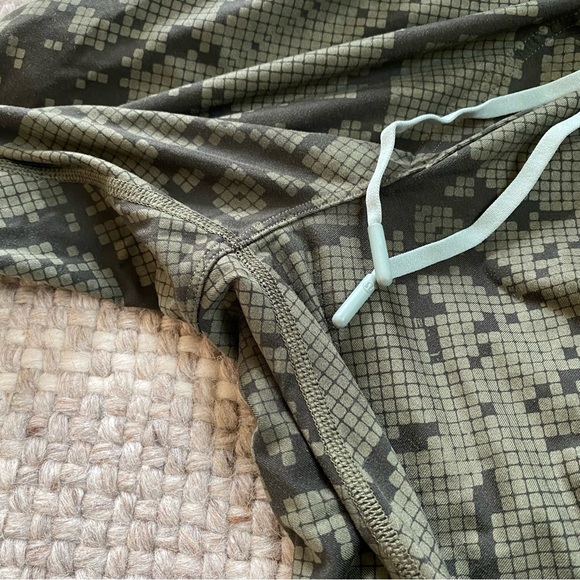 Lululemon Jet Crop 7/8 (Slim) Ziggy Snake Fatigue Gator Green Size 4 - Picture 4 of 8